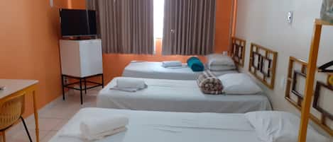 Minibar, free WiFi, bed sheets