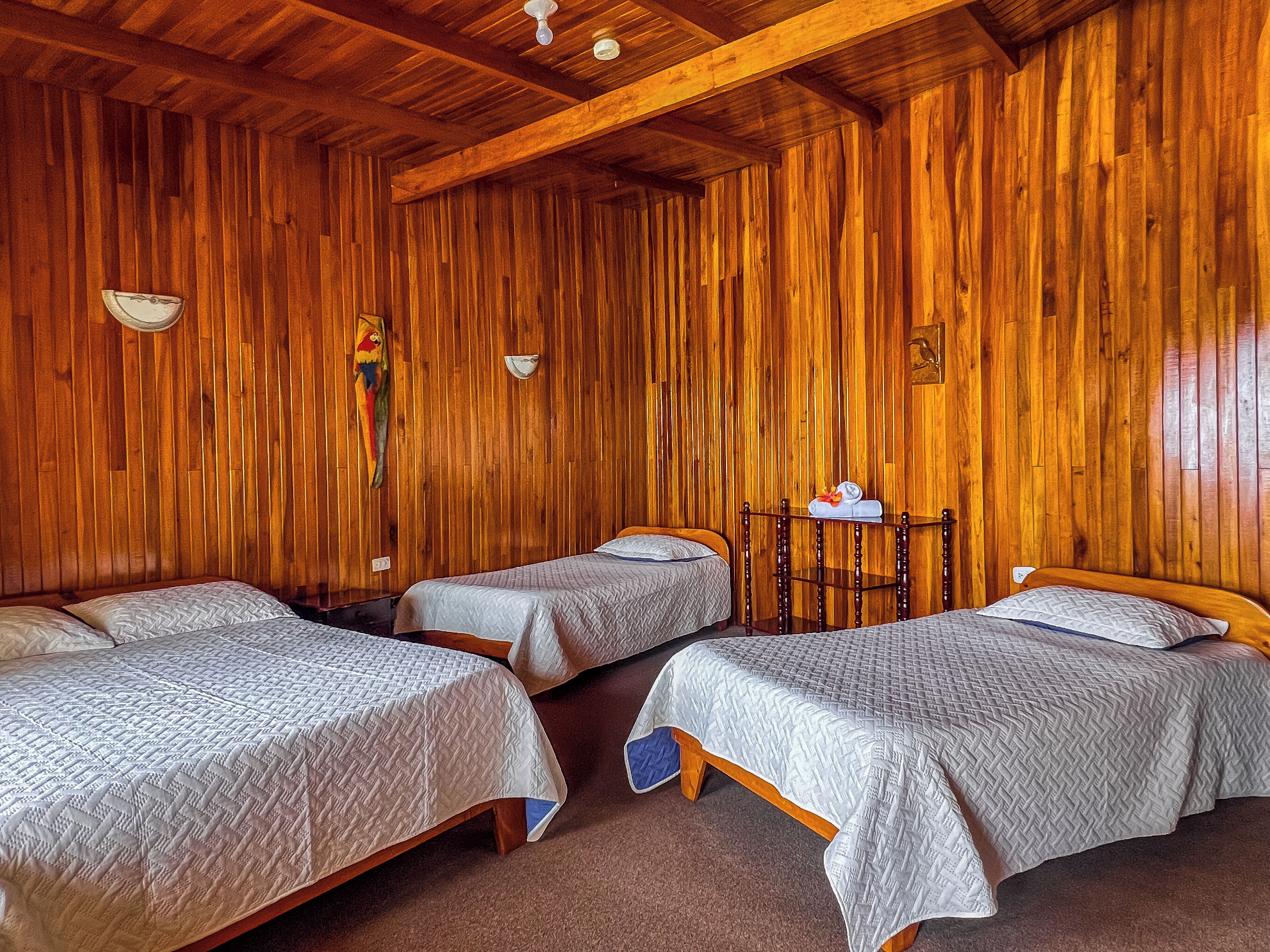 Quadruple Room | Free WiFi, bed sheets