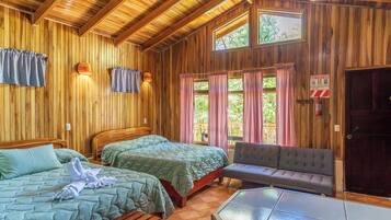Family Cabin | Minibar, in-room safe, desk, soundproofing