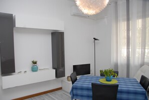 Hochwertige Bettwaren, Babybetten, Zustellbetten, kostenloses WLAN