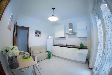 Apartment, 1 Bedroom, Garden View | Private kitchen | Electric kettle