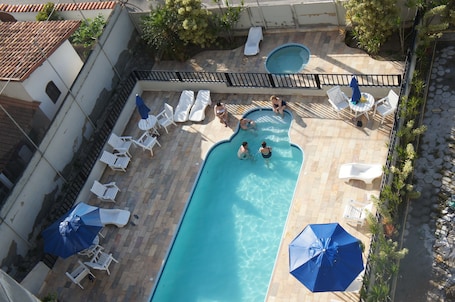 2 outdoor pools, pool umbrellas, pool loungers. Joalpa Hotel Cabo Frio