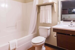 Combined shower/bathtub, towels - WoodSpring Suites Lafayette (Lafayette)