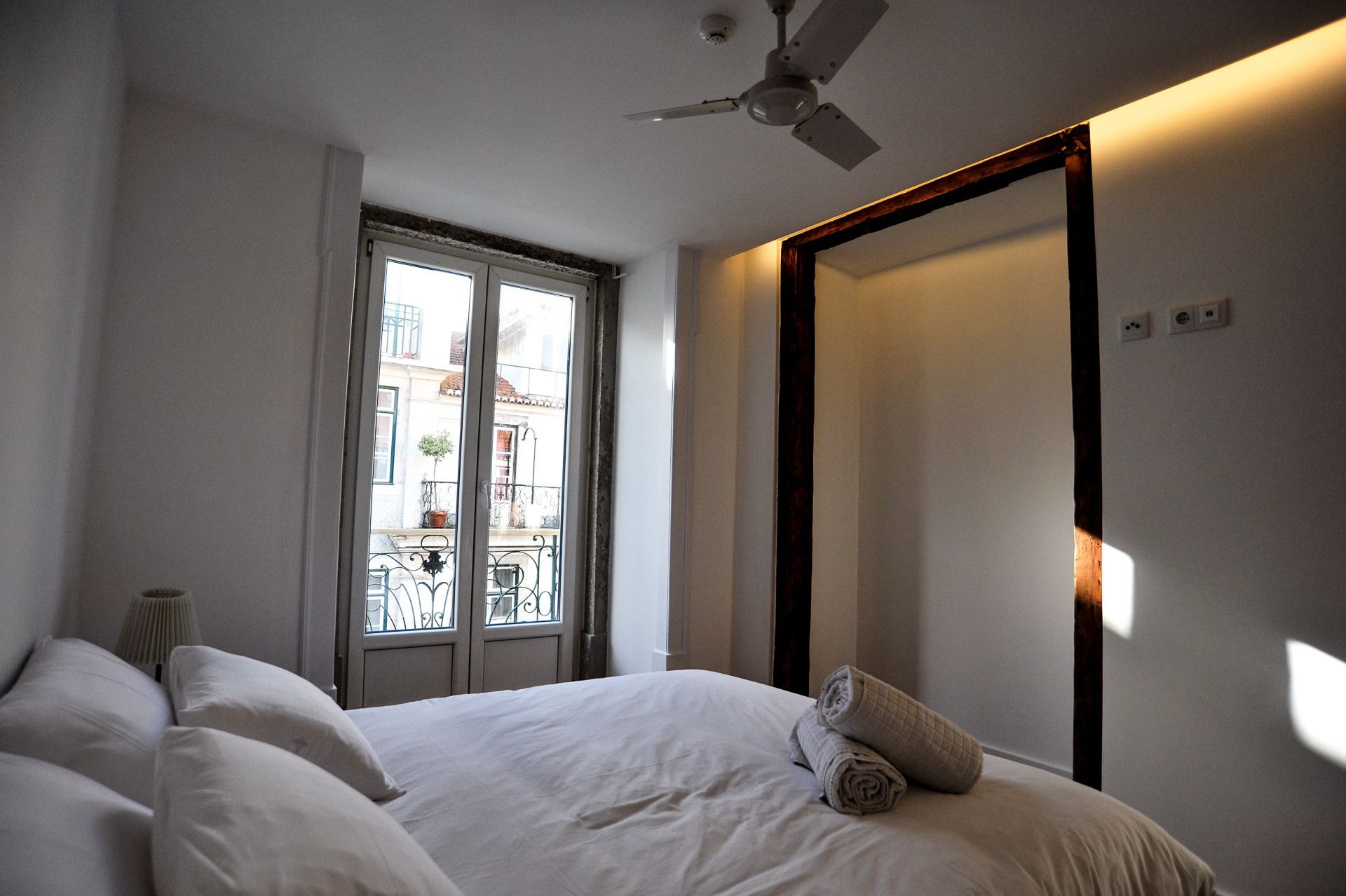standard suite, balcony | premium bedding, soundproofing, rollaway beds, free wifi