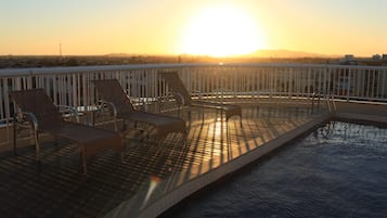 Kolam renang outdoor