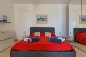 Villa, 5 Bedrooms | 4 bedrooms, iron/ironing board, free WiFi, bed sheets - Villa Loran (Parabita)