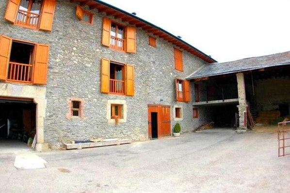 View from property - Saga Apartamentos Rurales (SAGA - PUIGCERDA)