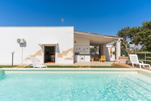 Seasonal outdoor pool - Villetta Marcella (Racale)
