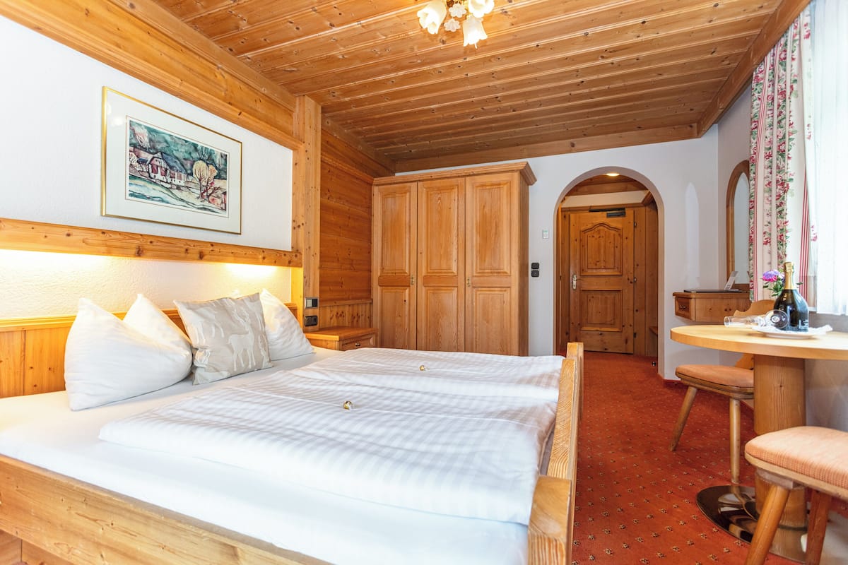Een kluis op de kamer, gratis wifi, beddengoed
