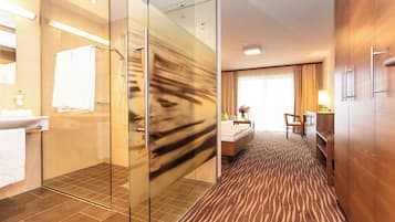 Wohnsuite | Zimmersafe, kostenloses WLAN, BettwÀsche