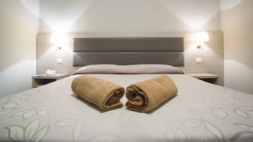 Superior Double or Twin Room | In-room safe, desk, bed sheets
