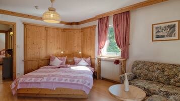 Doppel- oder Zweibettzimmer