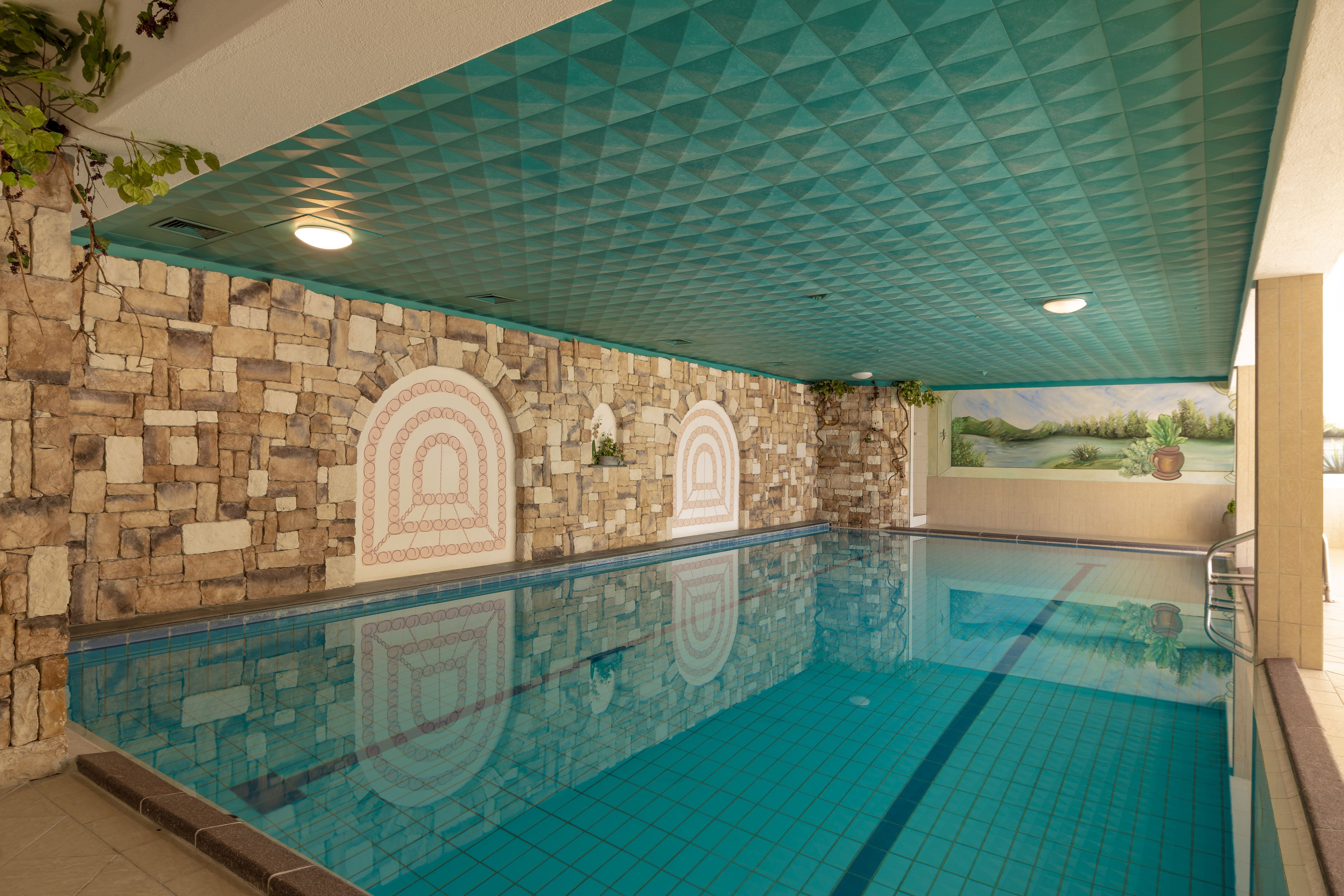 indoor pool, pool loungers