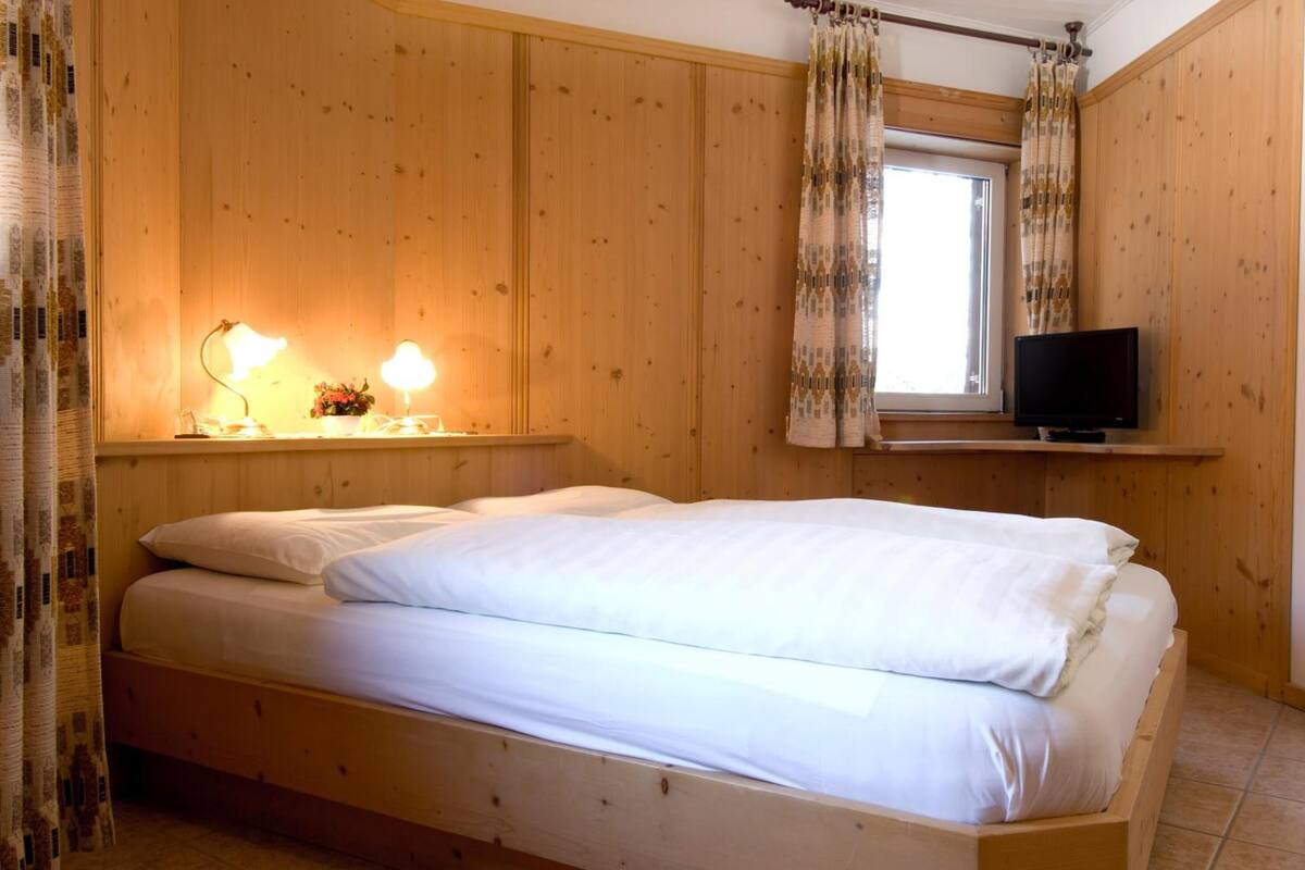 in-room safe, desk, cots/infant beds, free wifi