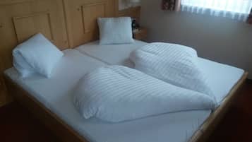 Standard Room | In-room safe, desk, cribs/infant beds, rollaway beds