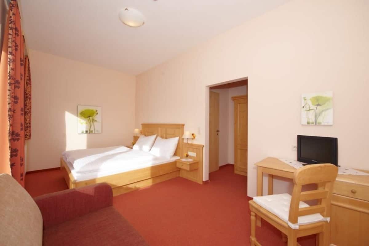 Standard Room | In-room safe, desk, cribs (surcharge), rollaway beds (surcharge)
