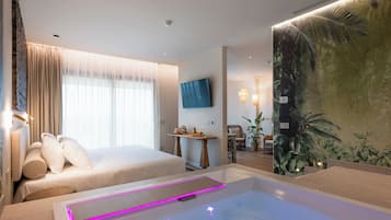 Romantische Suite | Hochwertige Bettwaren, Minibar, Zimmersafe, kostenloses WLAN