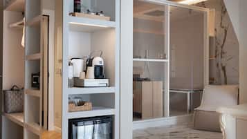 Suite (Spa) | ๊ณ ๊ธ ์นจ๊ตฌ, ๋ฏธ๋๋ฐ, ๊ฐ์ค ๋ด ๊ธ๊ณ , ์ฑ
์