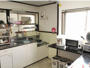 대용량 냉장고, 전자레인지, 조리 도구/접시/주방 기구