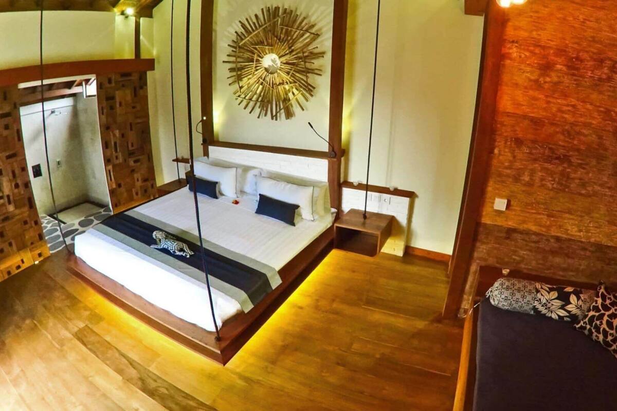 Premium bedding, minibar, in-room safe, free WiFi