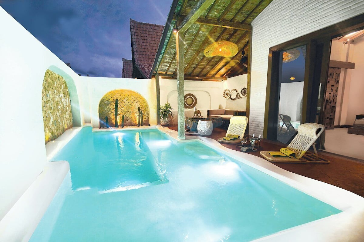 Honeymoon Private Pool Villa and Spa | Living area