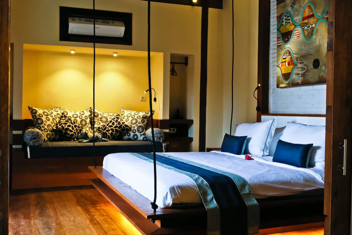 1 bedroom, premium bedding, minibar, in-room safe