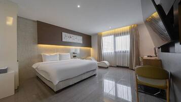 Deluxe Double Room | 1 bedroom, premium bedding, memory foam beds, desk