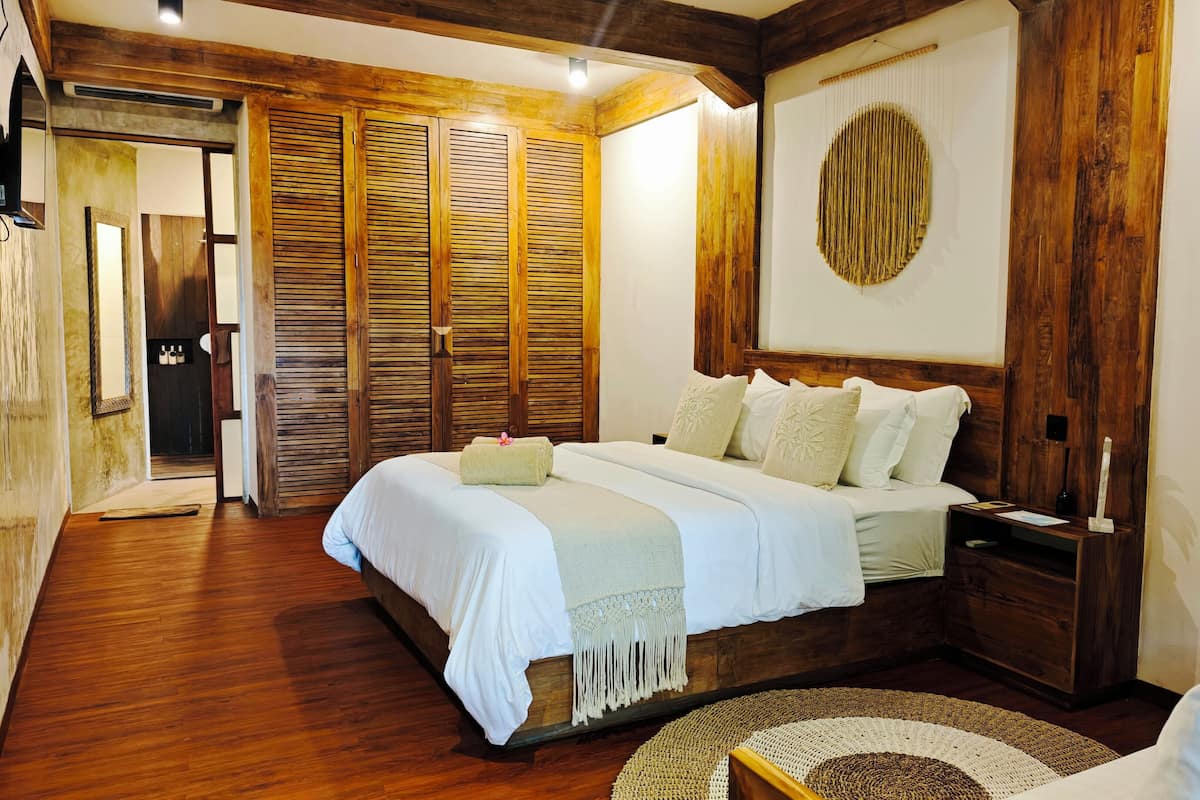 Deluxe Double Room | Minibar, in-room safe, soundproofing, free WiFi