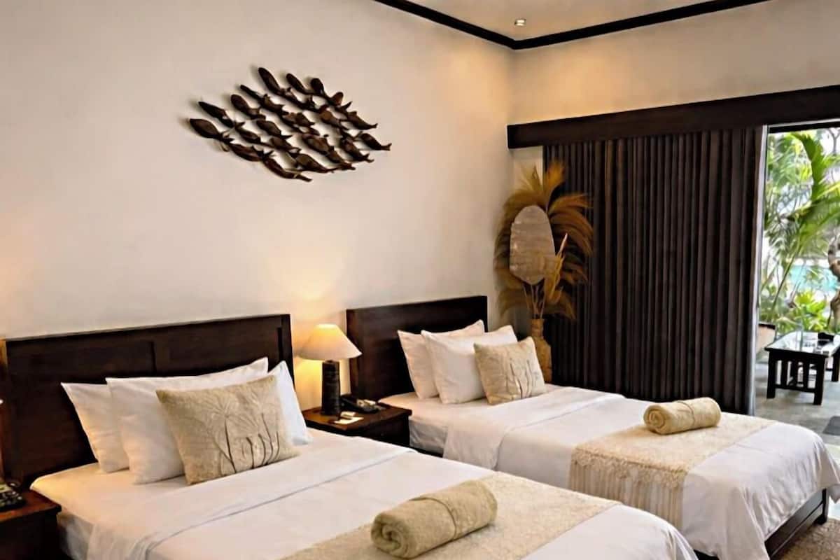 Comfort Twin Room, 2 Single Beds | Minibar, in-room safe, soundproofing, free WiFi