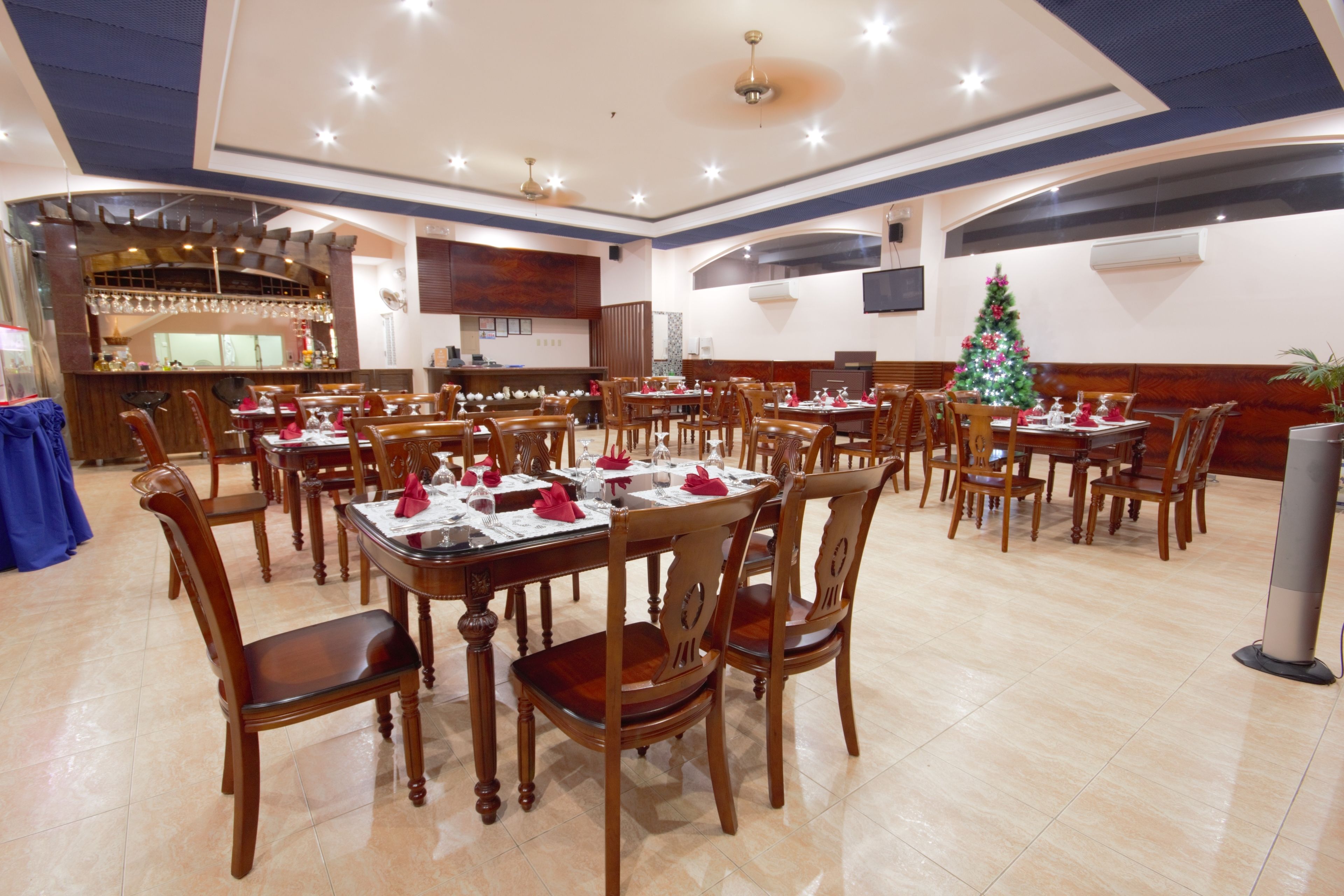 daily breakfast for a fee