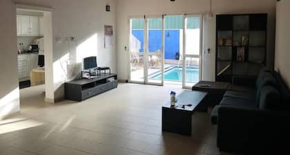 Negombo Blue Villa Hotel