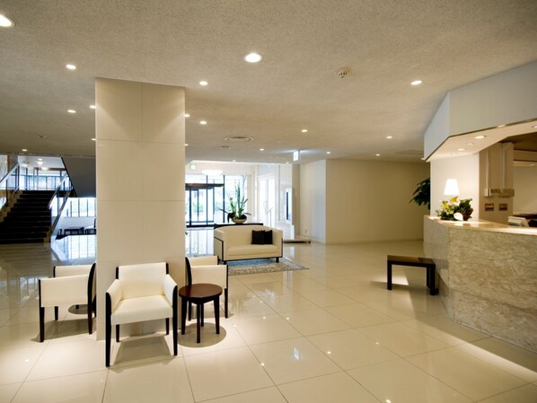 Lobby sitting area - Kurayoshi City Hotel (Kurayoshi)