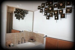 Bathroom - York Motel (York)