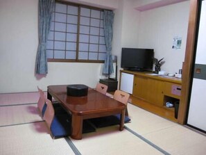 Desk, iron/ironing board, free WiFi - Hotel Axia Inn Kushiro (Kushiro)