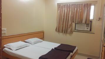 Deluxe A/c Room | In-room safe, soundproofing, free WiFi