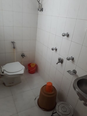 Standard Non A/c | Bathroom - Milan Guest House (Mumbai)