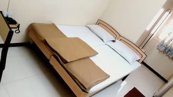In-room safe, soundproofing, free WiFi