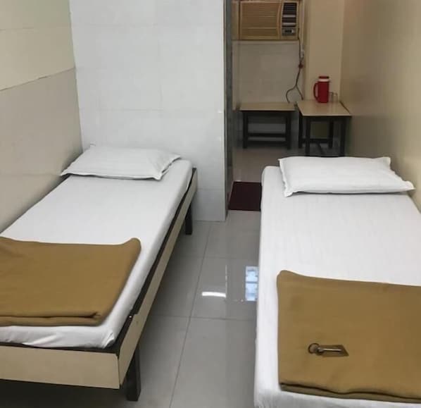 Free WiFi, bed sheets