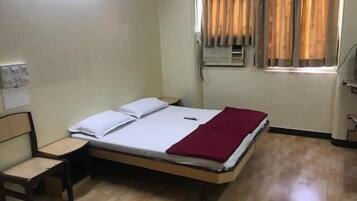 Free WiFi, bed sheets