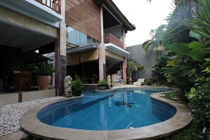 Piscine extérieure