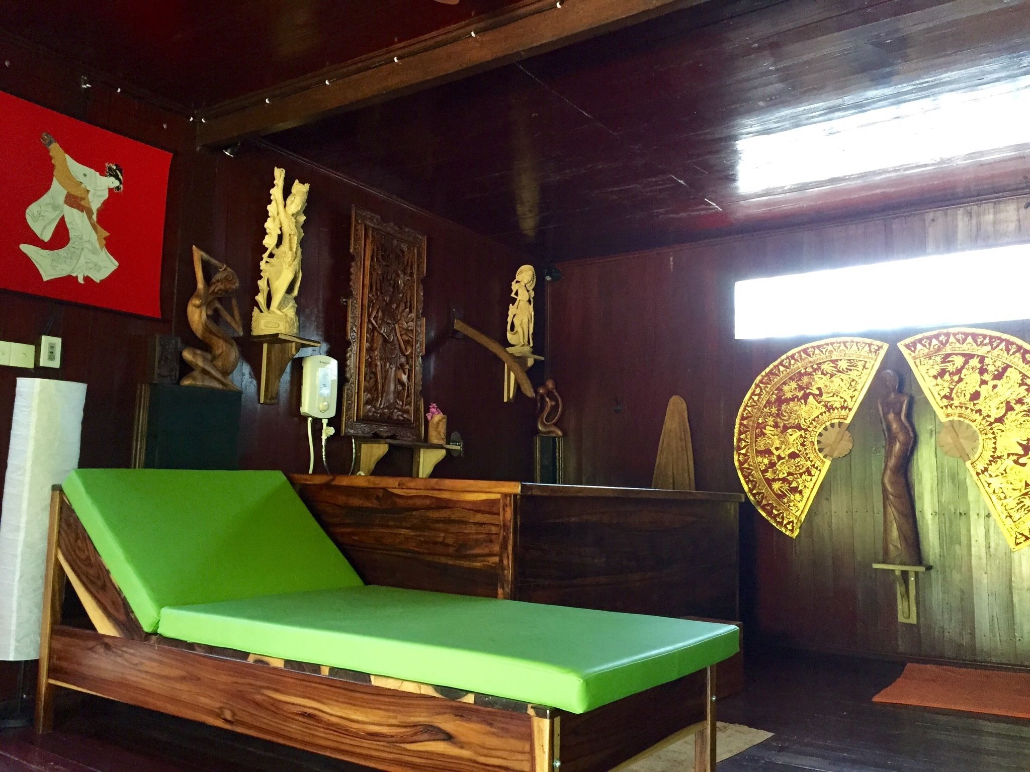 deluxe cottage (mahogany) | premium bedding, minibar, in-room safe, individually decorated