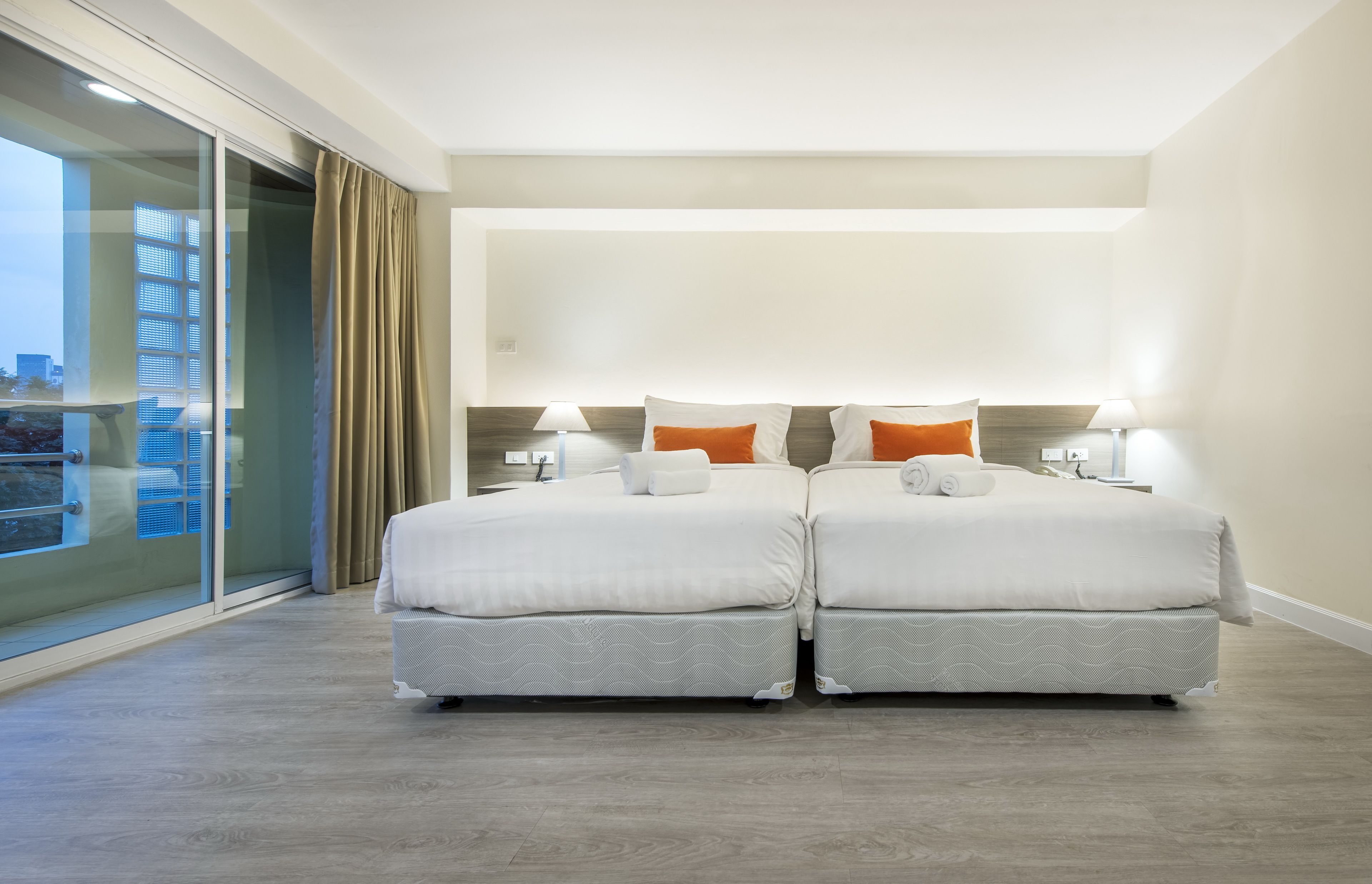 deluxe room with balcony | 1 bedroom, in-room safe, desk, blackout curtains