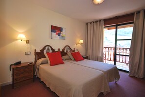 Comfort Double Room | In-room safe, blackout drapes, free WiFi - Hotel Principado de Europa (Cabrales)