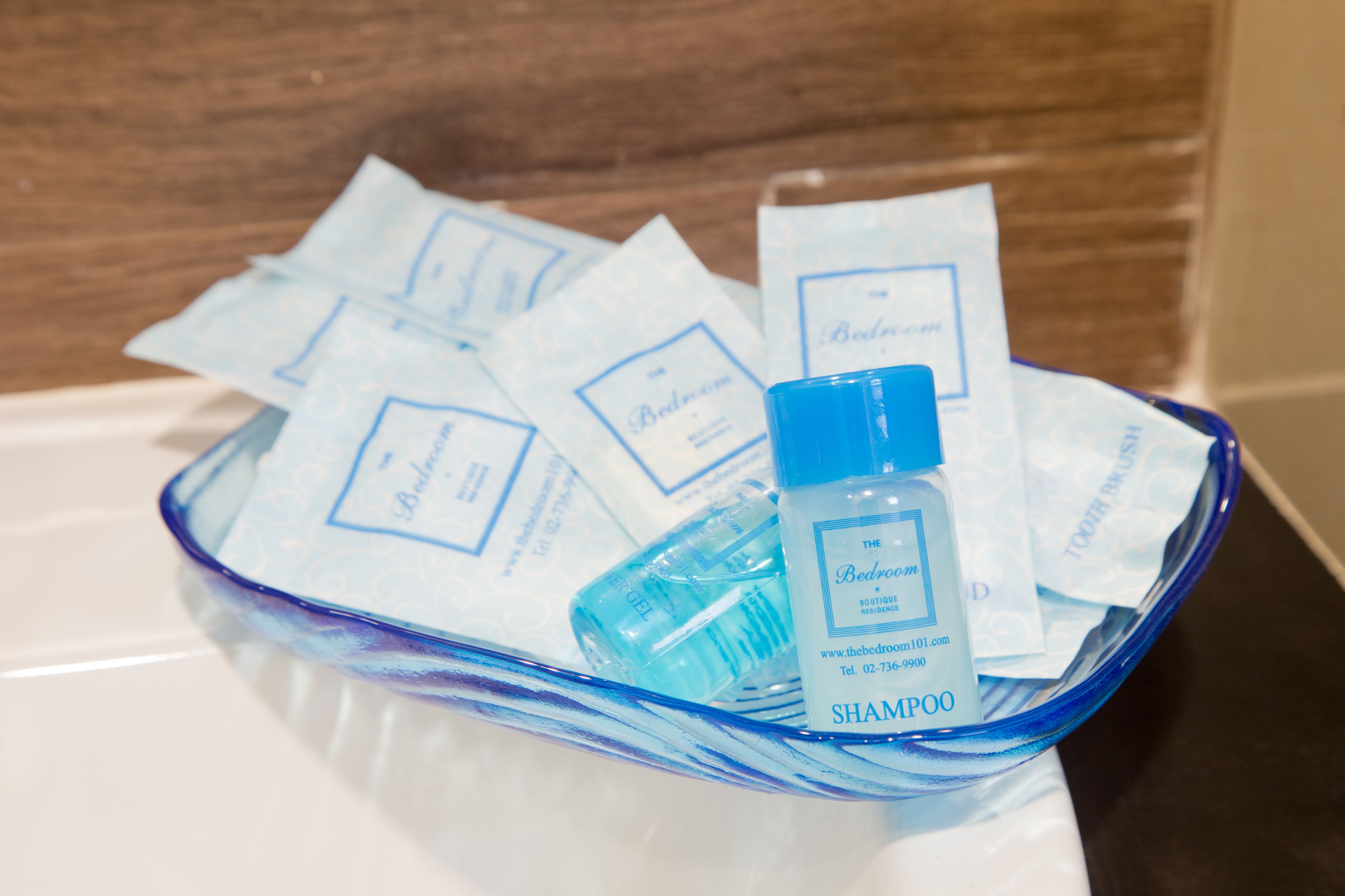 shower, rainfall showerhead, eco-friendly toiletries, hair dryer