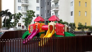 室外兒童遊樂區