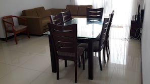 Standard Apartment, 2 Bedrooms | 1 bedroom, iron/ironing board, free WiFi - Bella Vista Apartments OnThree20 Colombo (Colombo)
