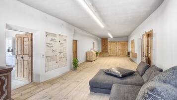 Departamento ejecutivo, 4 habitaciones, para no fumadores, cocina | Sala de estar | Televisión de pantalla plana