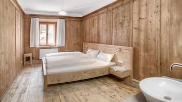 Executive Apartment, 4 Bedrooms, Non Smoking, Kitchen