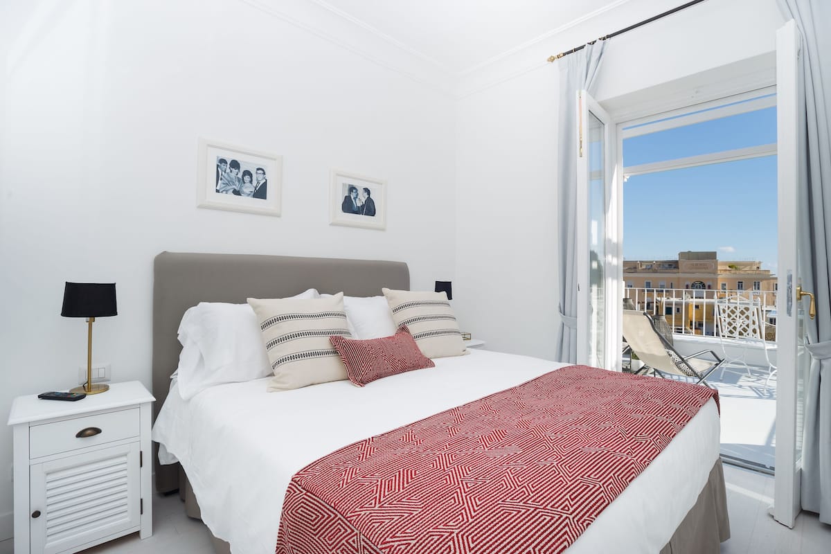 Suite, Sea View (Via le Botteghe 60) | Premium bedding, down comforters, minibar, in-room safe