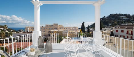 Suite, vista mare (Via le Botteghe 60) | Vista dalla camera